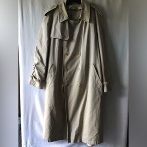 Classic Tan Trench Coat for Men with lining